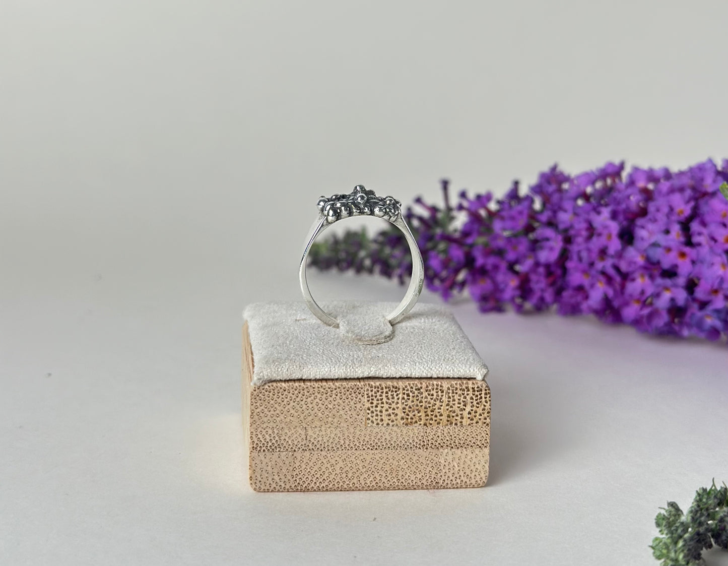 Molecule Ring (Textured Top Ring)
